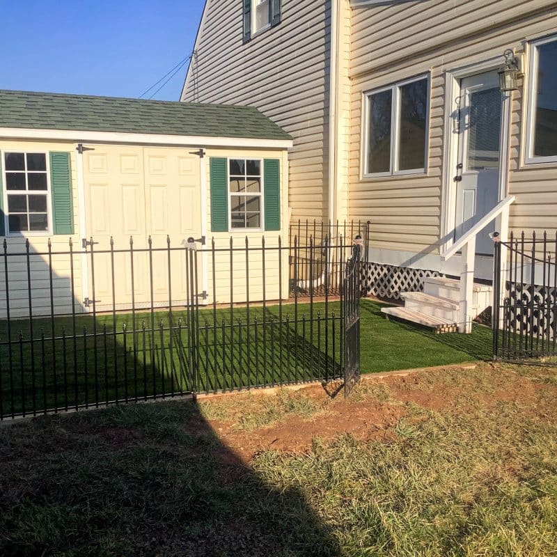 exterior of dog turf pad as a use of the artificial grass pad